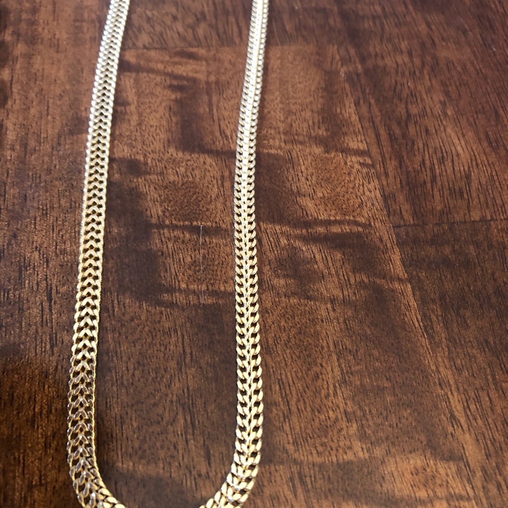 Lot of Six Gold Tone Vintage Costume Jewelry Necklaces - Picture 11 of 12